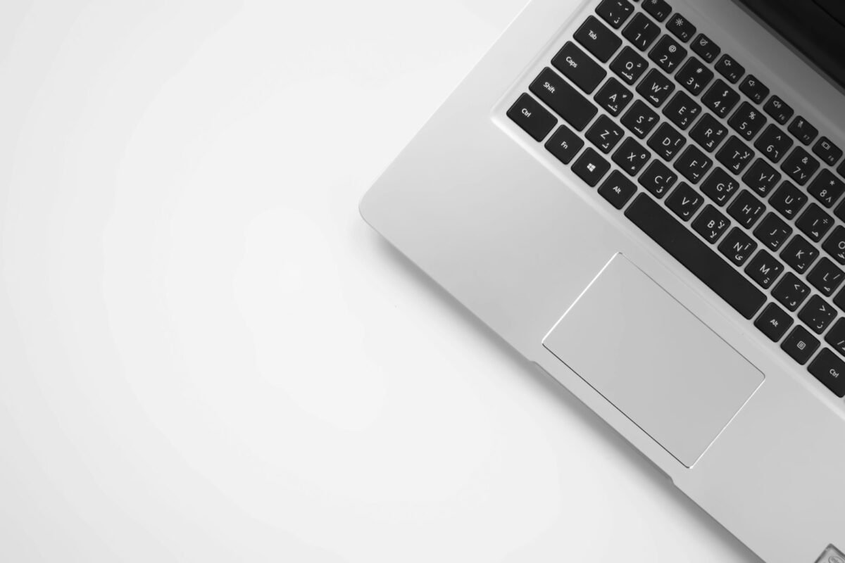Sử dụng laptop để thực hiện đổi mật khẩu wifi viettel trên web một cách dễ dàng