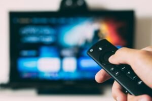 Hướng dẫn chi tiết các bước kết nối tivi với wifi tại nhà