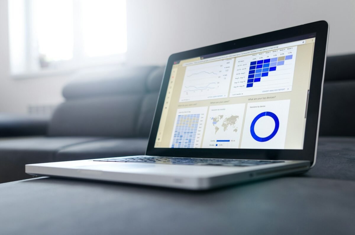So sánh ChatGPT và Excel: Chọn công cụ nào cho công việc? 1 Giao diện bảng tính Excel hỗ trợ phân tích dữ liệu chi tiết khi so sánh ChatGPT và Excel